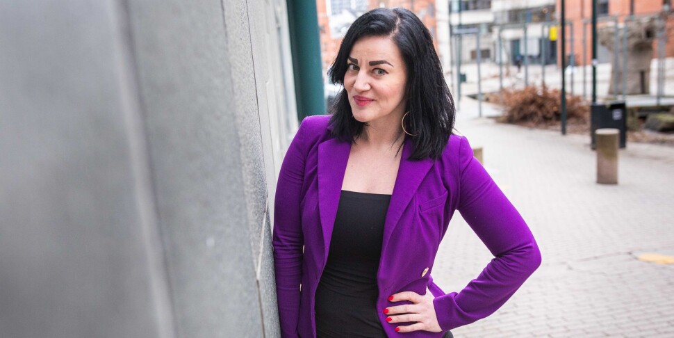 Tereza Kuldova er sosialantropolog og svært oppteken av å vere kritisk til korleis kunstig intelligens kan påverke samfunnet vårt. Foto: Siri Øverland Eriksen Tereza Kuldova er sosialantropolog og svært oppteken av å vere kritisk til korleis kunstig intelligens kan påverke samfunnet vårt. Foto: Siri Øverland Eriksen