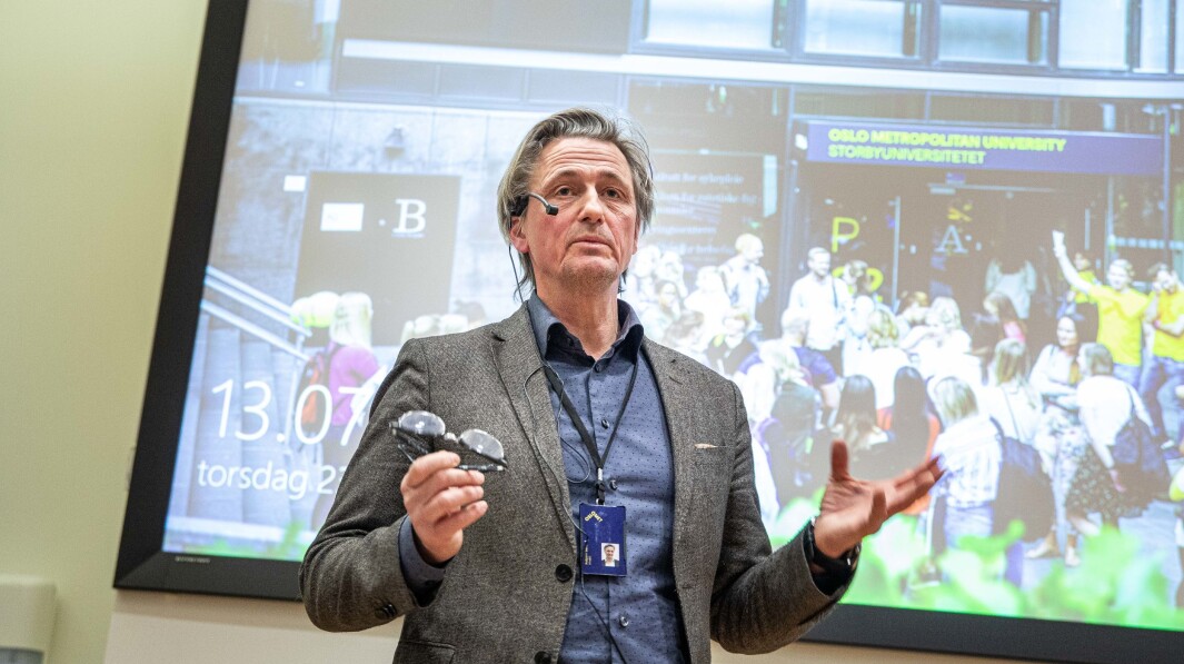 Direktør Asbjørn Seim og beredskapsutvalget tok avgjørelsene om tiltak i koronakrisen ved OsloMet. Rektor Curt Rice deltok ikke på møtene i beredskapsgruppen, men ble holdt informert om avgjørelsene som ble tatt, blant annet om å stenge tilgang til universitetet. Direktør Asbjørn Seim og beredskapsutvalget tok avgjørelsene om tiltak i koronakrisen ved OsloMet. Rektor Curt Rice deltok ikke på møtene i beredskapsgruppen, men ble holdt informert om avgjørelsene som ble tatt, blant annet om å stenge tilgang til universitetet.