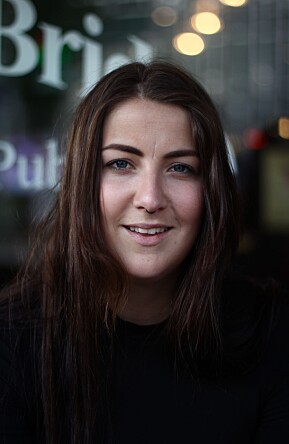 Elise Ballestad er glad for at hun har en samboer med jobb. Selv har hun tapt to tredjedeler av inntekten sin. Elise Ballestad er glad for at hun har en samboer med jobb. Selv har hun tapt to tredjedeler av inntekten sin.