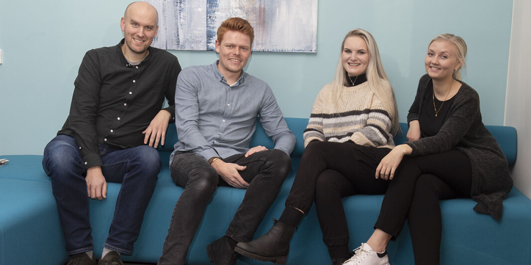 Espen Kvikstad sammen med tre av sine kolleger som jobber med sosiale medier ved Nord universitet. Fra venstre: Bjørn-Åge Rånes, Espen Kvikstad, Kristine Solli og Otelie Knædal, sistnevnte jobber nå i Visit Bodø. Espen Kvikstad sammen med tre av sine kolleger som jobber med sosiale medier ved Nord universitet. Fra venstre: Bjørn-Åge Rånes, Espen Kvikstad, Kristine Solli og Otelie Knædal, sistnevnte jobber nå i Visit Bodø.