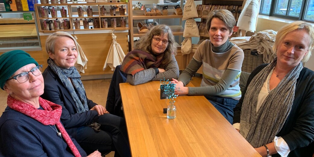 Dette er kvinnene som har fast vitskapeleg stilling i historie ved Universitetet i Bergen. Frå venstre Astri Andresen, Camilla Brautaset og Elisabeth Haavet, alle professorar. Deretter førsteamanuensis Ines Prodöhl og professor Anne Bang. Dette er kvinnene som har fast vitskapeleg stilling i historie ved Universitetet i Bergen. Frå venstre Astri Andresen, Camilla Brautaset og Elisabeth Haavet, alle professorar. Deretter førsteamanuensis Ines Prodöhl og professor Anne Bang.