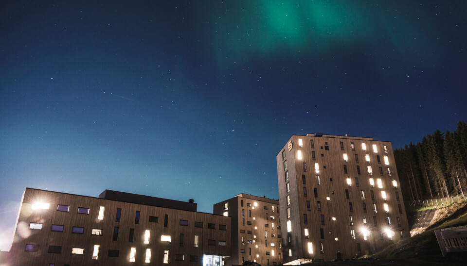 Studentbeboerne i Norges arktiske studentsamskipnad sine boliger ble først nektet å ha besøk. Nå har samskipnaden endret det til en anbefaling på lik linje med anbefalingene til Regjeringen.