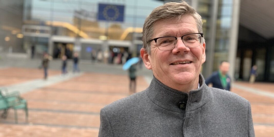 UiO-rektor Svein Stølen, her foran EU-parlamentet i Brussel. UiO-rektor Svein Stølen, her foran EU-parlamentet i Brussel.