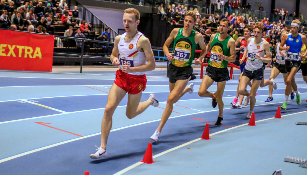 Bjørnar Sandnes Lillefosse fører an i tet under 3000-meteren i innandørs-NM første helga i februa i år. Foto: Arne Dag Myking (Kondis.no) Bjørnar Sandnes Lillefosse fører an i tet under 3000-meteren i innandørs-NM første helga i februa i år. Foto: Arne Dag Myking (Kondis.no)