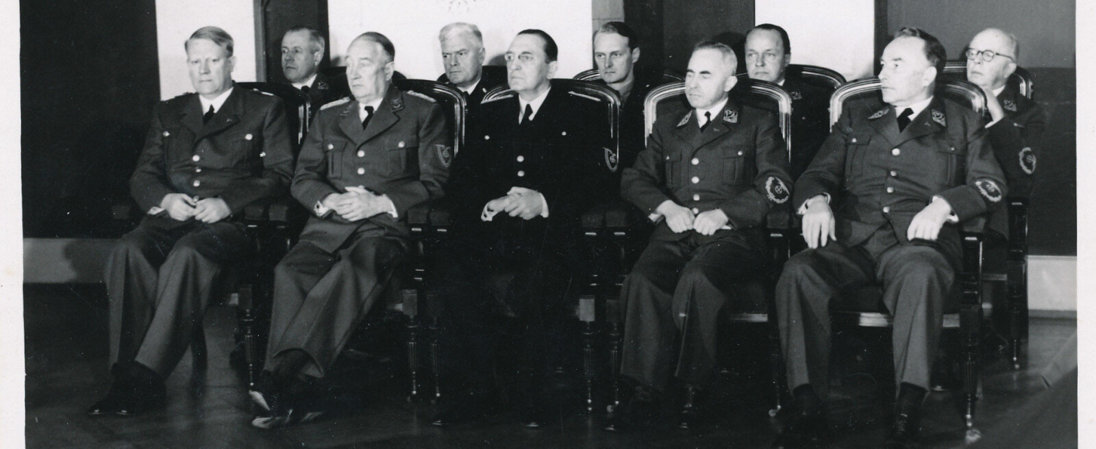 Her er Vidkun Quisling (foran t.v.) med sine statsråder. NTH-professor og kirke- og undervisningsminister Ragnar Skancke sitter foran som nr.2 fra høyre. Her er Vidkun Quisling (foran t.v.) med sine statsråder. NTH-professor og kirke- og undervisningsminister Ragnar Skancke sitter foran som nr.2 fra høyre.