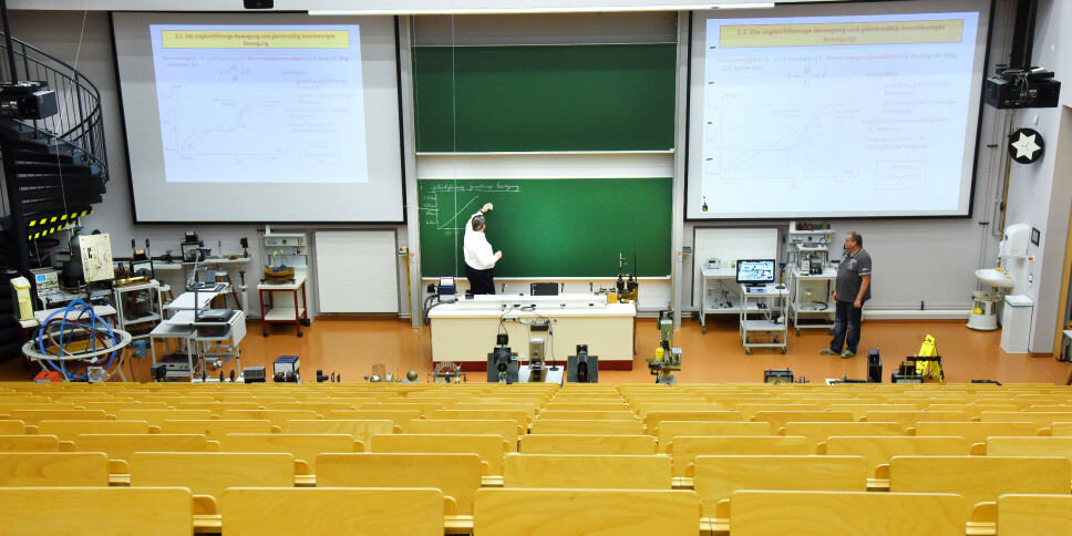 Prof. Dr. Jrg Schilling at the Martin Luther University Halle/Wittenberg gives an online video lecture on 'Experimental Physics' in front of an empty lecture hall.