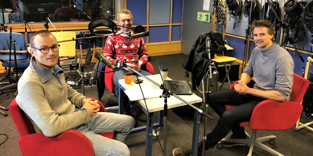 Programleder og høgskolelektor Eirik Grindaker (til høyre) i studio sammen med førsteamanuensis Håvard Nygaard (til venstre) og professor Stian Ellefsen, som aller er viktige bidragsytere i Høgskolen i Innlandets nye treningspodkast. Programleder og høgskolelektor Eirik Grindaker (til høyre) i studio sammen med førsteamanuensis Håvard Nygaard (til venstre) og professor Stian Ellefsen, som aller er viktige bidragsytere i Høgskolen i Innlandets nye treningspodkast.
