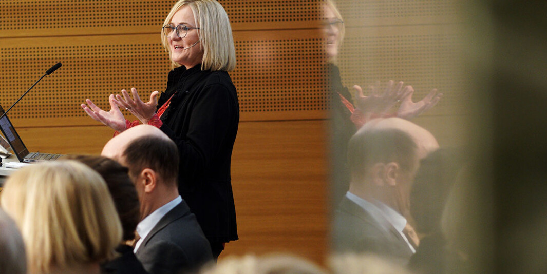 Utvalgsleder Helga Aune overleverte forslaget til ny lov om universiteter og høyskoler 13. februar. Utvalgsleder Helga Aune overleverte forslaget til ny lov om universiteter og høyskoler 13. februar.