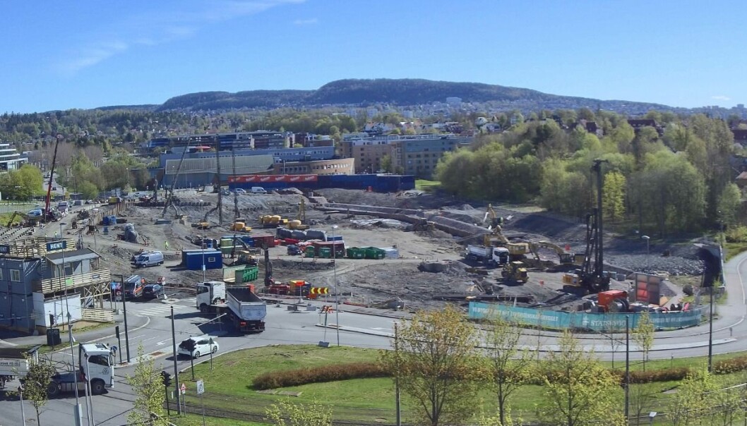 Arbeidet med Livsvitenkapsbygget skrider fram. Det har vist seg at grunnen er mer leirholdig enn forundersøkelsene viste. Dette skaper store utfordringer for prosjektet. Saken diskuteres på styremøte ved UiO onsdag 9. september. Arbeidet med Livsvitenkapsbygget skrider fram. Det har vist seg at grunnen er mer leirholdig enn forundersøkelsene viste. Dette skaper store utfordringer for prosjektet. Saken diskuteres på styremøte ved UiO onsdag 9. september.