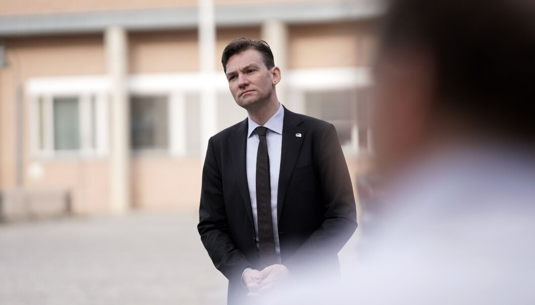 — Nå utsetter vi fristen for å sikre at alle som oppfyller kravene og som ønsker tilleggslånet med stipend, får muligheten til det, sier forsknings- og høyere utdanningsminister Henrik Asheim (H). — Nå utsetter vi fristen for å sikre at alle som oppfyller kravene og som ønsker tilleggslånet med stipend, får muligheten til det, sier forsknings- og høyere utdanningsminister Henrik Asheim (H).