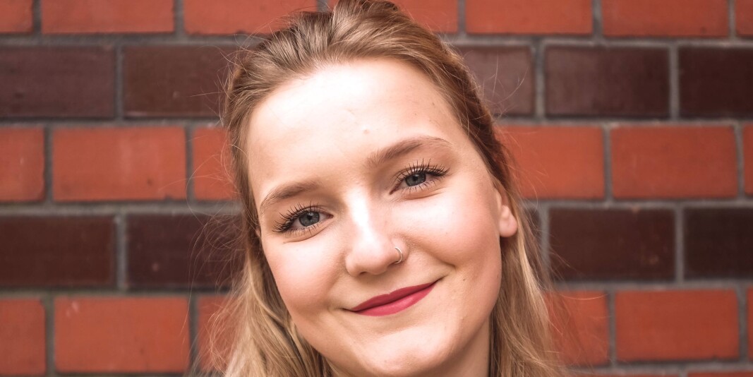 Anette Arneberg har ei bachelorgrad i samanliknande politikk. Vidare studium er inntil vidare sett på vent. Anette Arneberg har ei bachelorgrad i samanliknande politikk. Vidare studium er inntil vidare sett på vent.