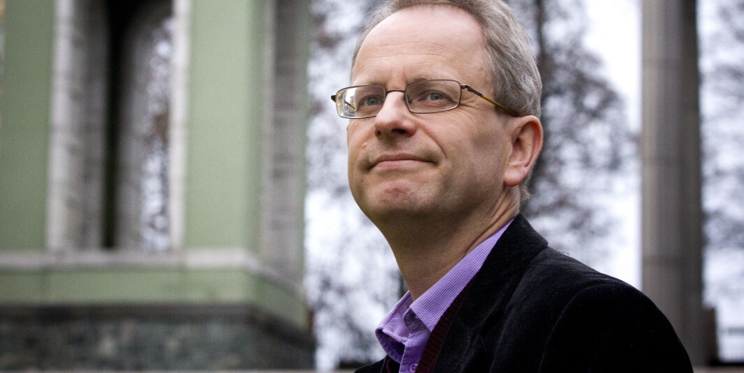 Filosof Henrik Syse mener at filosofkollega Egil H. Olsvik kommer med svært harde anklager, som han mener skyter langt over mål,.
FOTO : JAN PETTER LYNAU / VG Filosof Henrik Syse mener at filosofkollega Egil H. Olsvik kommer med svært harde anklager, som han mener skyter langt over mål,.
FOTO : JAN PETTER LYNAU / VG