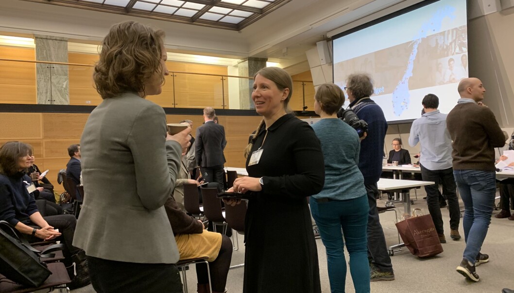 Leder i forskerforbundet, Guro Lind, er ikke fornøyd med hvordan medbestemmelse og medvirkning er håndter på universiteter og høgskoler under koronakrisen. Leder i forskerforbundet, Guro Lind, er ikke fornøyd med hvordan medbestemmelse og medvirkning er håndter på universiteter og høgskoler under koronakrisen.