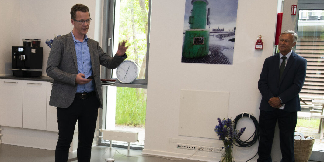 Stor norsk leksikon-redaktør Erik Bolstad under lanseringen av Den store danske. Stor norsk leksikon-redaktør Erik Bolstad under lanseringen av Den store danske.
