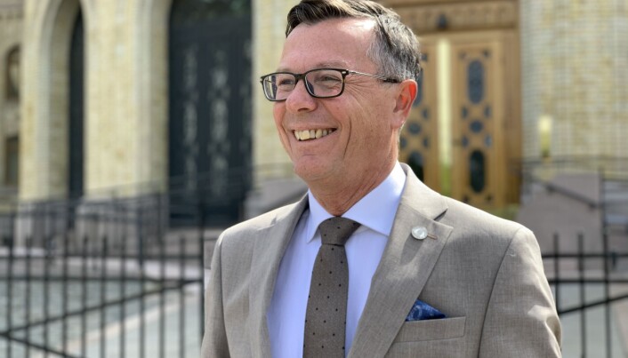 Det kjem snart ein sommar, der UiB-rektor Dag Rune Olsen seier han mellom anna kan tenka på om han vil søkja ei ny rektorstilling i Bergen. Søknadsfristen er 1. august. Det kjem snart ein sommar, der UiB-rektor Dag Rune Olsen seier han mellom anna kan tenka på om han vil søkja ei ny rektorstilling i Bergen. Søknadsfristen er 1. august.