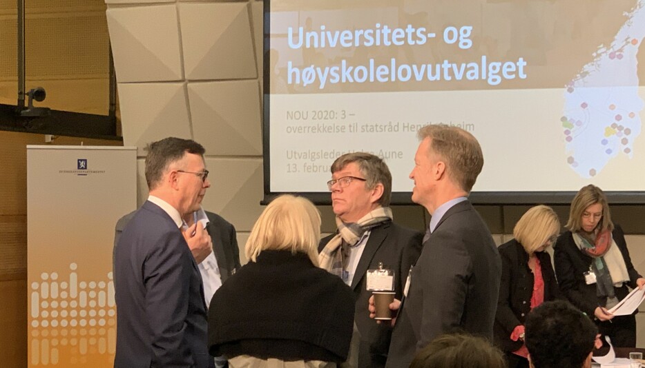 Rektor ved Universitetet i Bergen, Dag Rune Olsen (fra venstre), kan ikke skryte av at han følger lov om målbruk i staten. Men rektorene ved Universitetet i Oslo og ved OsloMet, Svein Stølen og Curt Rice, er mye lenger unna.