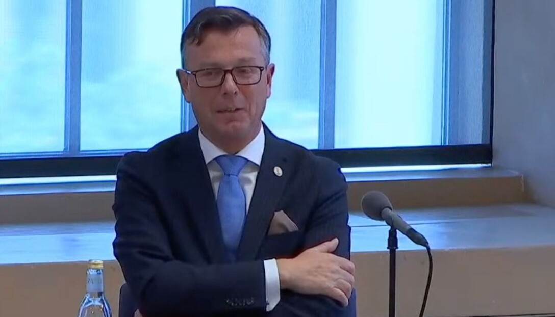 Rektor Dag Rune Olsen gikk på et nederlag i universitetsstyret. Rektor Dag Rune Olsen gikk på et nederlag i universitetsstyret.