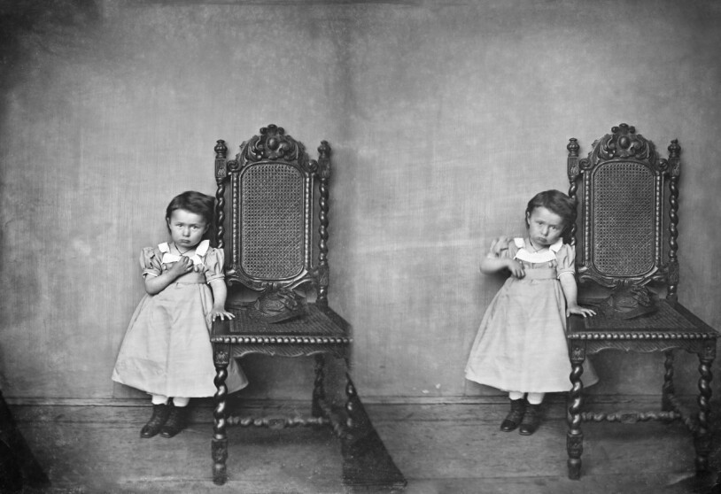 Stereoportrettet av den vesle jenta er også fotografert i Knudsen sitt atelier i Bergen, og igjen, ukjend år. Ubb-kk-1318-3692a.