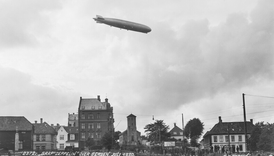 'Graf Zeppelin' over Bergen, Juli 1930.