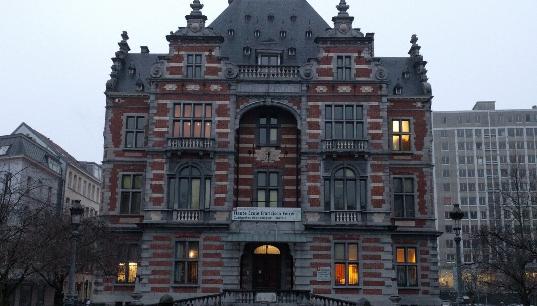 Høgskolen Francisco Ferrer nekter studenter å gå med religiøse symboler, andre universiteter sier det ikke er aktuelt hos dem. Høgskolen Francisco Ferrer nekter studenter å gå med religiøse symboler, andre universiteter sier det ikke er aktuelt hos dem.