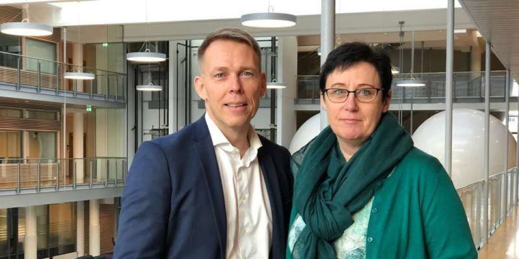 Møreforsking AS med styreleiar Tormod Thomsen og direktør Agnes C. Gundersen gjekk til omfattande permitteringar under koronakrisa og fekk løn for 21 av 55 tilsette frå NAVs ekstraordinære kompenasjonsordning. Møreforsking AS med styreleiar Tormod Thomsen og direktør Agnes C. Gundersen gjekk til omfattande permitteringar under koronakrisa og fekk løn for 21 av 55 tilsette frå NAVs ekstraordinære kompenasjonsordning.