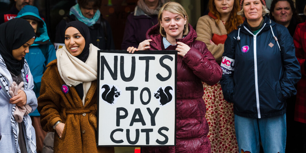Universitetene har gjort seg avhengige av «en hær av utrygge ansatte», sier generalsekretær Jo Grady (i midten) i University and Colleges Union, her under en protest i London i november. Universitetene har gjort seg avhengige av «en hær av utrygge ansatte», sier generalsekretær Jo Grady (i midten) i University and Colleges Union, her under en protest i London i november.