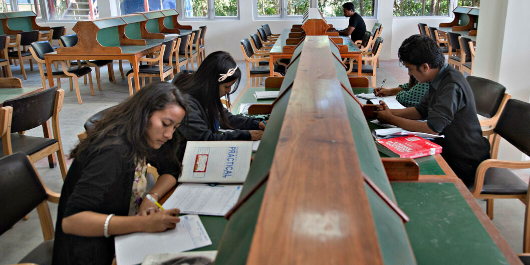 Norads NORHED-program fremmer kapasitet i høyere utdanning i utviklingsland. Her fra biblioteket på Katmandu University, Nepal Norads NORHED-program fremmer kapasitet i høyere utdanning i utviklingsland. Her fra biblioteket på Katmandu University, Nepal