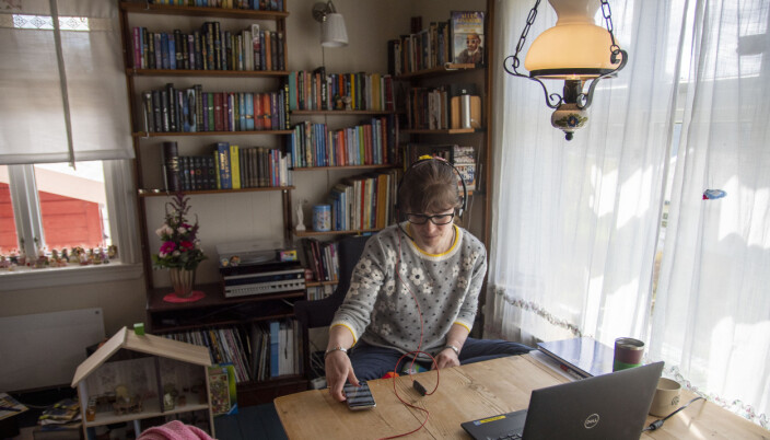 Ragnhild Iveranna Hogstad Jordahl disputerte heimefrå. Kort tid etter at ho var ferdig, kom dei første gratulasjonane. Sjølvsagt digitale, dei også. Ragnhild Iveranna Hogstad Jordahl disputerte heimefrå. Kort tid etter at ho var ferdig, kom dei første gratulasjonane. Sjølvsagt digitale, dei også.