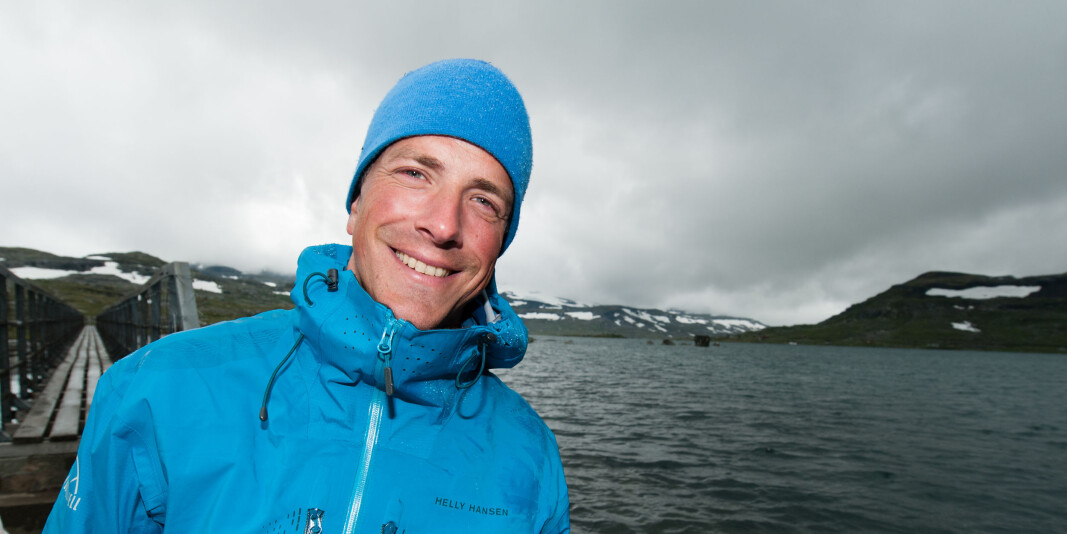 — På hjemmekontor er det viktig å sette et mål for dagen, og tenke positivt om egne prestasjoner. Folk må i større grad motivere seg selv, sier førsteamanusensis Alexander Madsen Sandvik som har doktorgrad i ledelse av kunnskapsmedarbeidere. — På hjemmekontor er det viktig å sette et mål for dagen, og tenke positivt om egne prestasjoner. Folk må i større grad motivere seg selv, sier førsteamanusensis Alexander Madsen Sandvik som har doktorgrad i ledelse av kunnskapsmedarbeidere.