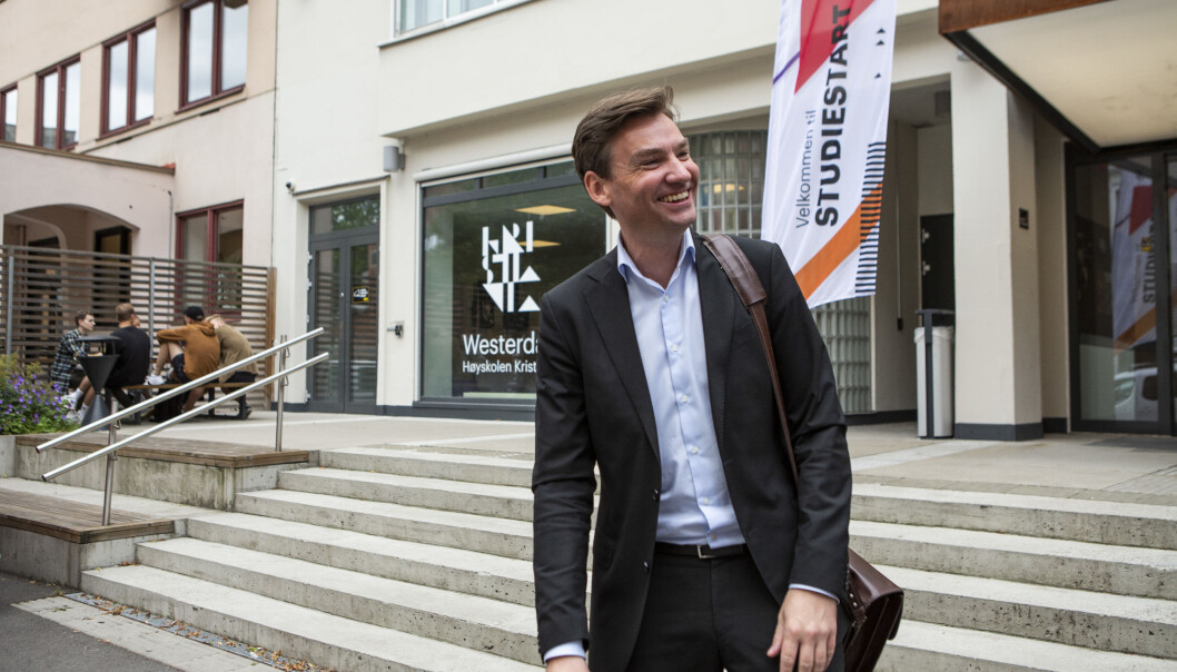 Forskning- og høyere utdanningsminister Henrik Asheim utenfor Høyskolen Kristiania under studiestart 2020. Forskning- og høyere utdanningsminister Henrik Asheim utenfor Høyskolen Kristiania under studiestart 2020.