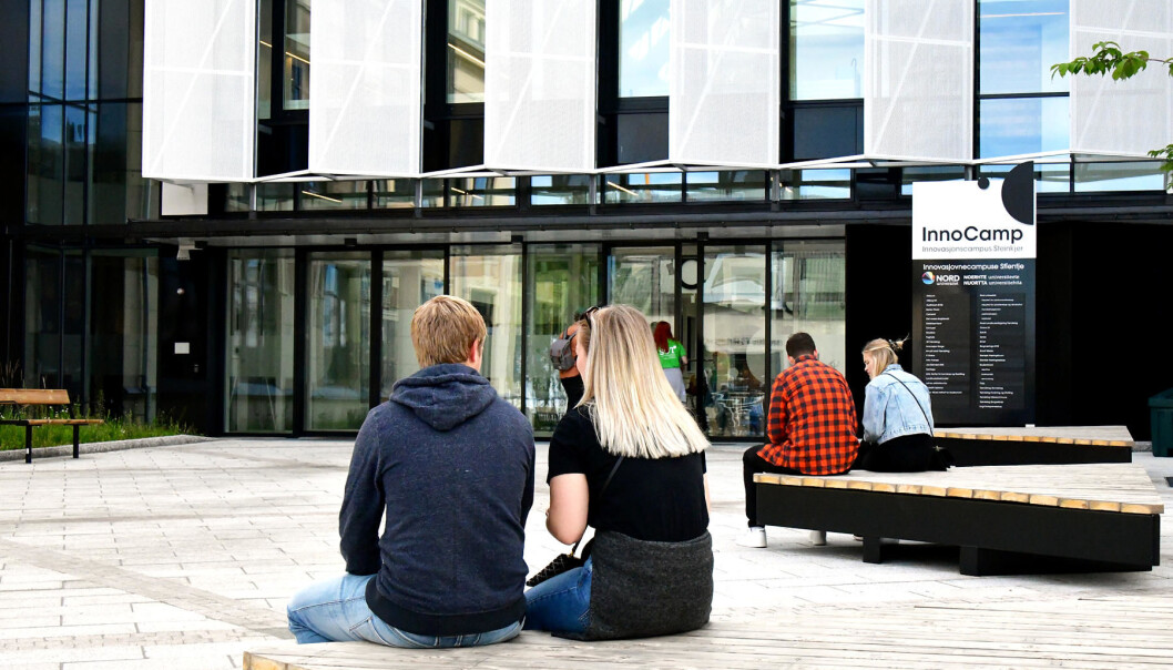 — Det som er en realitet er at gjennom denne SHoT-undersøkelsen forteller studentene at de har hatt det og har det veldig tøft, og at de opplever de tiltakene og begrensninger de har levd under som belastende, sier Kari-Jussie Lønning. Dette bildet er kun ment som illustrasjon. — Det som er en realitet er at gjennom denne SHoT-undersøkelsen forteller studentene at de har hatt det og har det veldig tøft, og at de opplever de tiltakene og begrensninger de har levd under som belastende, sier Kari-Jussie Lønning. Dette bildet er kun ment som illustrasjon.
