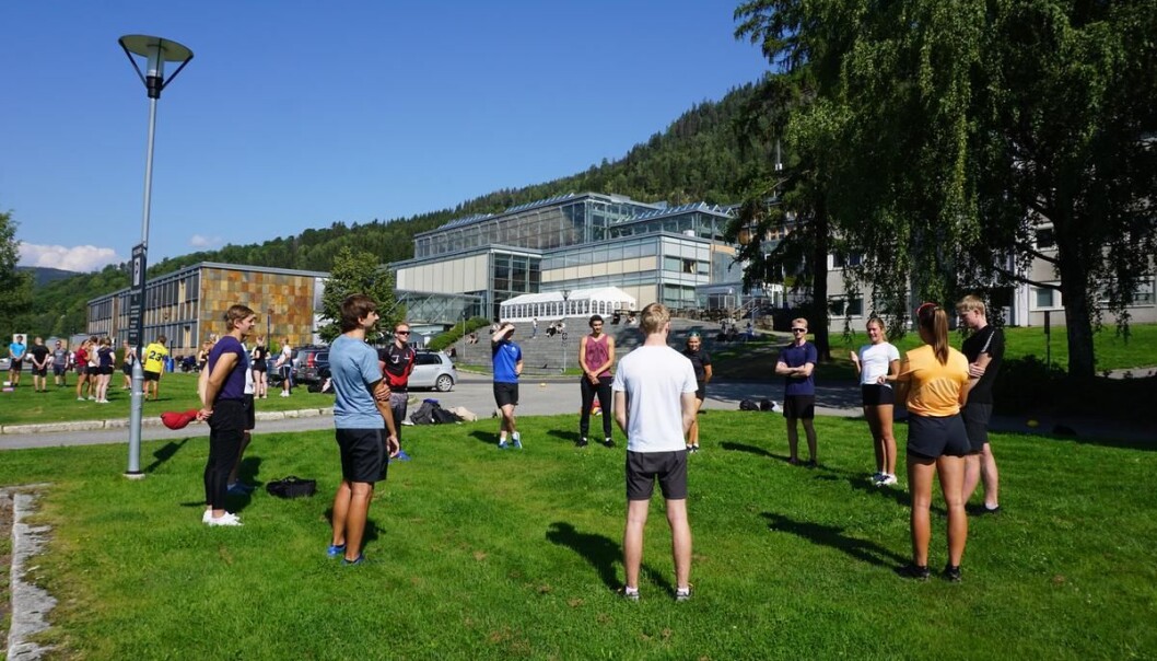 HINN-rektor Peer Jacob Svenkerud legger ikke skjul på at Lillehammer-OL i 1994 har vært med på å trekke til seg internasjonale studenter til Høgskolen i Innlandet og særlig studiestedet på Lillehammer, her fra studiestarten i 2020. HINN-rektor Peer Jacob Svenkerud legger ikke skjul på at Lillehammer-OL i 1994 har vært med på å trekke til seg internasjonale studenter til Høgskolen i Innlandet og særlig studiestedet på Lillehammer, her fra studiestarten i 2020.