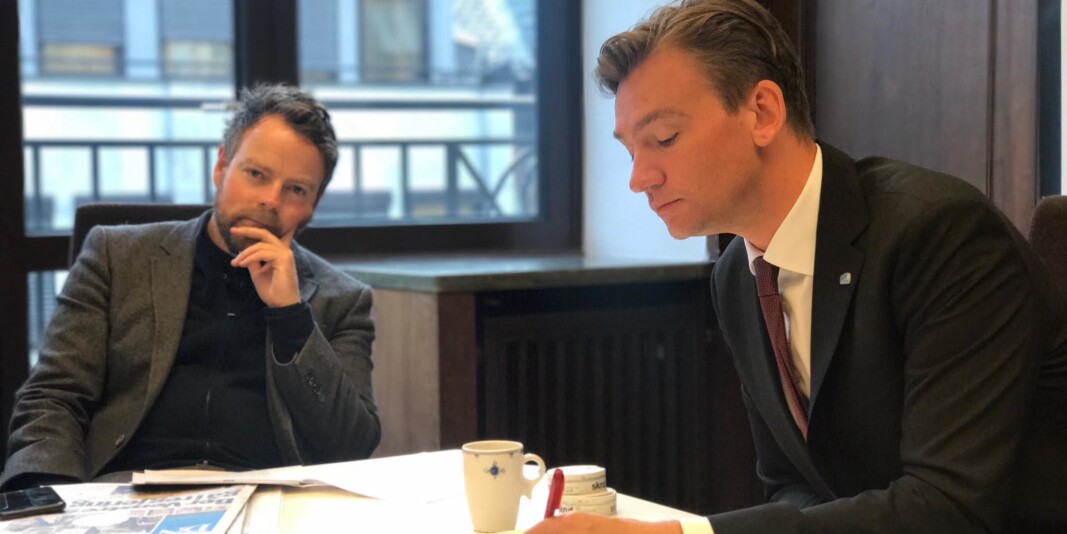 Henrik Asheim får ansvaret for Arbeids- og sosialdepartementet mens Torbjørn Røe Isaksen er i pappapermisjon. Det er ikke første gang Asheim overtar for Røe Isaksen. Han var vikarierende kunnskapsminister i ti uker i 2017. Bildet stammer fra overtakelsen. Henrik Asheim får ansvaret for Arbeids- og sosialdepartementet mens Torbjørn Røe Isaksen er i pappapermisjon. Det er ikke første gang Asheim overtar for Røe Isaksen. Han var vikarierende kunnskapsminister i ti uker i 2017. Bildet stammer fra overtakelsen.