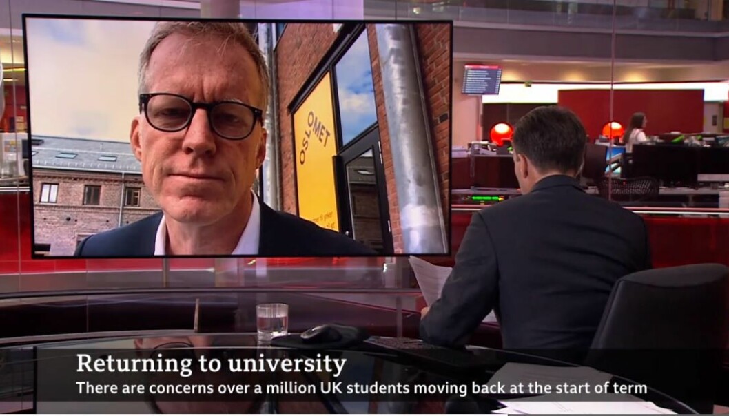 OsloMet-rektor Curt Rice ble intervjuet av BBC om universitetets håndtering av semesterstart i august i fjor. Nå mener han universitetet har mye å lære av et digitalt pandemiår også i forbindelse med planer for campusutvikling.