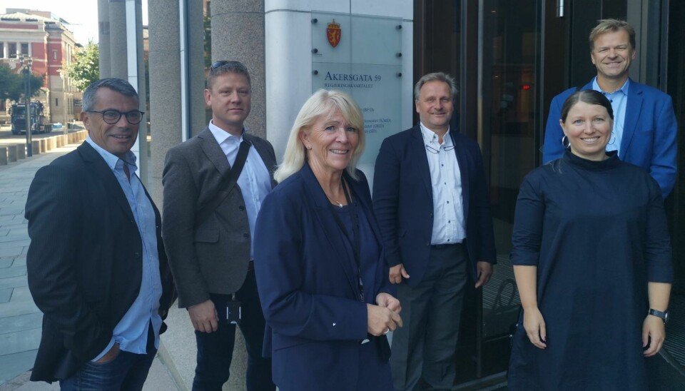 Lønnsforhandlingene i staten startet tirsdag. Dette er Unios delegasjon, fra venstre: Atle Gullestad (Unio), Roar Fosse (Politiets Fellesorganisasjon), Jorunn Solgaard (Forskerforbundet), Klemet Rønning-Aaby (Unio), Guro Elisabeth Lind (Forskerforbundet/forhandlingsleder Unio) og Sigve Bolstad (Unio).