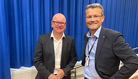 Egil Andre Aas i LO Stat og arbeidsgivers forhandlingsleder, personaldirektør i staten, Gisle Norheim (t.h.). . Egil Andre Aas i LO Stat og arbeidsgivers forhandlingsleder, personaldirektør i staten, Gisle Norheim (t.h.). .