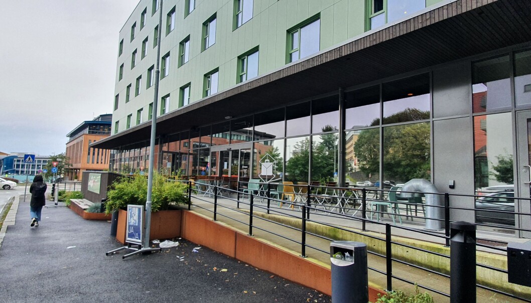 Citybox ligger på Danmarks plass i Bergen. 158 studenter i Bergen er meldt koronasmittet så langt dette semesteret. Akkurat nå bor rundt halvparten av dem her. Citybox ligger på Danmarks plass i Bergen. 158 studenter i Bergen er meldt koronasmittet så langt dette semesteret. Akkurat nå bor rundt halvparten av dem her.