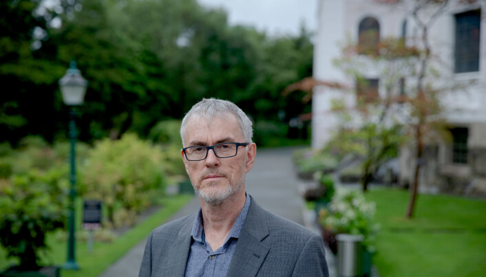 — Da Sigmund Grønmo stilte som rektorkandidat for første gang i 2005 gikk Forskerforbundet ut og støttet ham. Jeg vil derfor si at det verken er vanlig eller uvanlig at vi gjør sånt, sier hovedtillitsvalgt Steinar Vagstad i Forskerforbundet i Bergen. — Da Sigmund Grønmo stilte som rektorkandidat for første gang i 2005 gikk Forskerforbundet ut og støttet ham. Jeg vil derfor si at det verken er vanlig eller uvanlig at vi gjør sånt, sier hovedtillitsvalgt Steinar Vagstad i Forskerforbundet i Bergen.