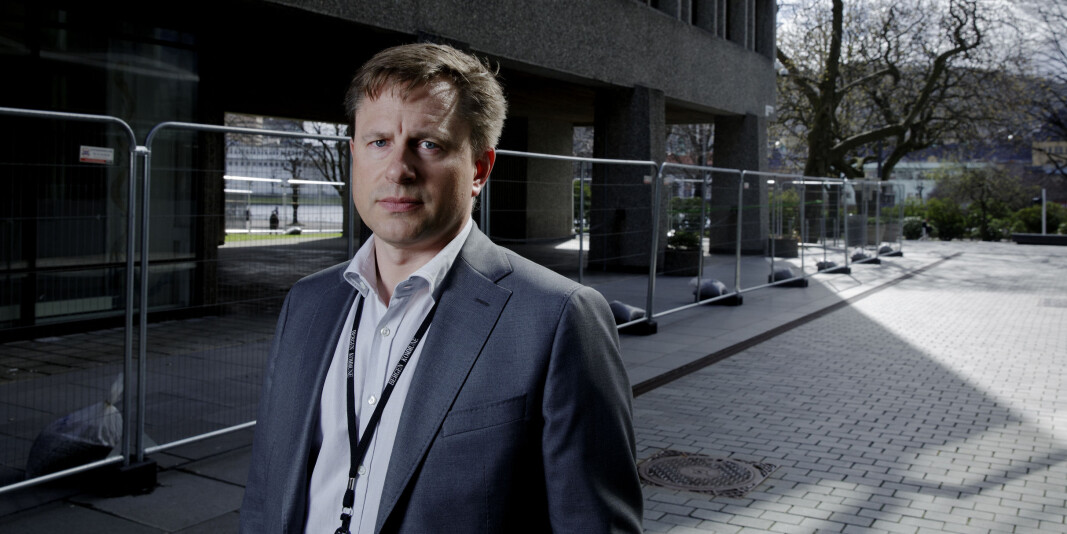 Universitetsstyret ved UiB vedtok einstemmig å tilsetja Robert Rastad som ny universitetsdirektør. Innkallinga vart lagt ut dagen før møtet skulle arrangerast. Universitetsstyret ved UiB vedtok einstemmig å tilsetja Robert Rastad som ny universitetsdirektør. Innkallinga vart lagt ut dagen før møtet skulle arrangerast.