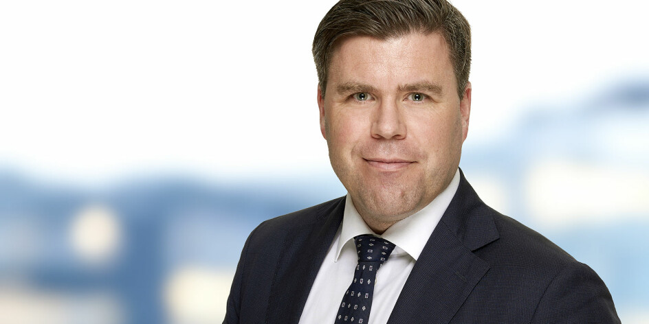 Arbeidsrettsdvokat Torkel Tveit mener Universitetet i Bergen har begått flere feil og krenkelser mot hans klient professor Svein Larsen i den såkalte tyskervits-saken.