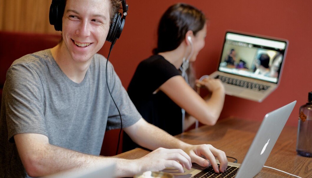 Videostudio på skrivebordet og kunstig intelligens for forfatterskap er to av utviklingsdriverne i høyere utdanning, skriver Helge Høivik. Det amerikanske Minerva-universitetet er heldigitalt selv uten korona. Videostudio på skrivebordet og kunstig intelligens for forfatterskap er to av utviklingsdriverne i høyere utdanning, skriver Helge Høivik. Det amerikanske Minerva-universitetet er heldigitalt selv uten korona.