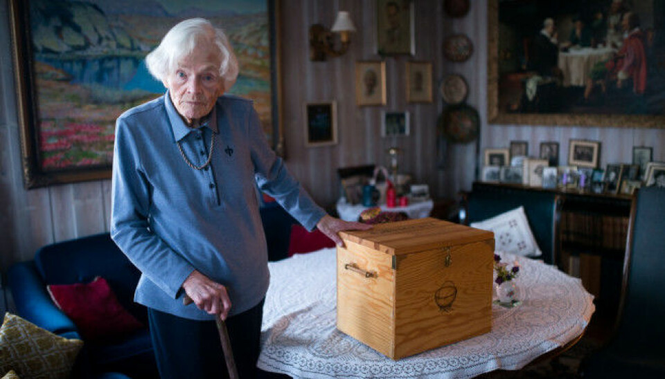 Jeia Børte døde i 2015 98 år gammel. Hun ble rørt til tårer da Khrono hadde med dagbøkene fra studiedagene hennes hjem til henne i 2013. Mange av bøkene og egne tekster hadde hun ikke sett eller lest på 60-70 år.