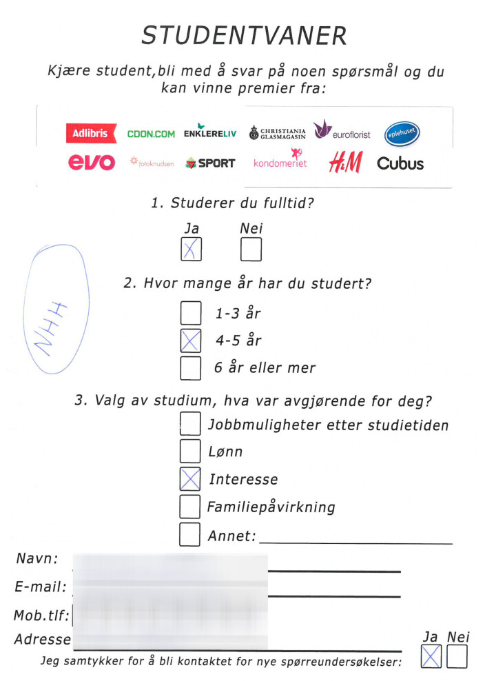 Studenter skal ha skrevet under på dette skjemaet, og senere fått SMS-er ´som kostet penger fra Norsk Studentforening. Studenter skal ha skrevet under på dette skjemaet, og senere fått SMS-er ´som kostet penger fra Norsk Studentforening.