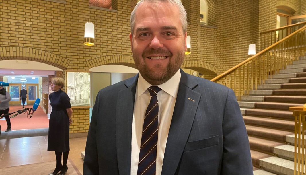 — Behovet for byråkrater i departementer og direktorater er mindre, mener Roy Steffensen (Frp) som foreslår solide kutt i sitt alternative budsjett. — Behovet for byråkrater i departementer og direktorater er mindre, mener Roy Steffensen (Frp) som foreslår solide kutt i sitt alternative budsjett.