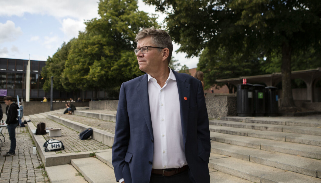 — Det er ingen tvil om at avisa Nordlys har en formening om hvordan ekstern styreleder kan styre universitetene, sier rektor ved UiO, Svein Stølen. — Det er ingen tvil om at avisa Nordlys har en formening om hvordan ekstern styreleder kan styre universitetene, sier rektor ved UiO, Svein Stølen.