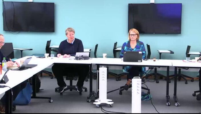 Universitetsdirektør Seunn Smith-Tønnessen (t.v.) og rektor Sunniva Whittaker på onsdagens styremøte. Universitetsdirektør Seunn Smith-Tønnessen (t.v.) og rektor Sunniva Whittaker på onsdagens styremøte.