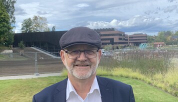 Khrono traff NMBU-rektor Sjur Baardsen i midten av september. Da trodde han at han 1. november skulle få ta over bygget bak ham. Nå må han ,sammen med ansatte og studenter, nok en gang smøre seg med tålmodighet og vente til en eller annen gang i vårsemesteret. Khrono traff NMBU-rektor Sjur Baardsen i midten av september. Da trodde han at han 1. november skulle få ta over bygget bak ham. Nå må han ,sammen med ansatte og studenter, nok en gang smøre seg med tålmodighet og vente til en eller annen gang i vårsemesteret.