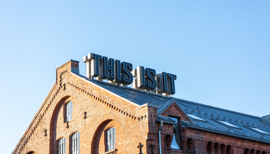 Kunsthøgskolen i Oslo får nå ansatt rektor. Kunsthøgskolen i Oslo får nå ansatt rektor.