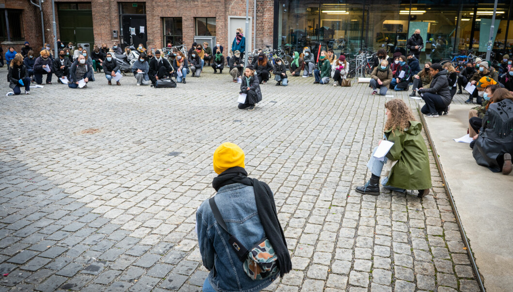 Studentdemonstrasjon ved Kunsthøgskolen i Oslo i 2020 - etter at daværende rektor Måns Wrange hadde trukket seg.