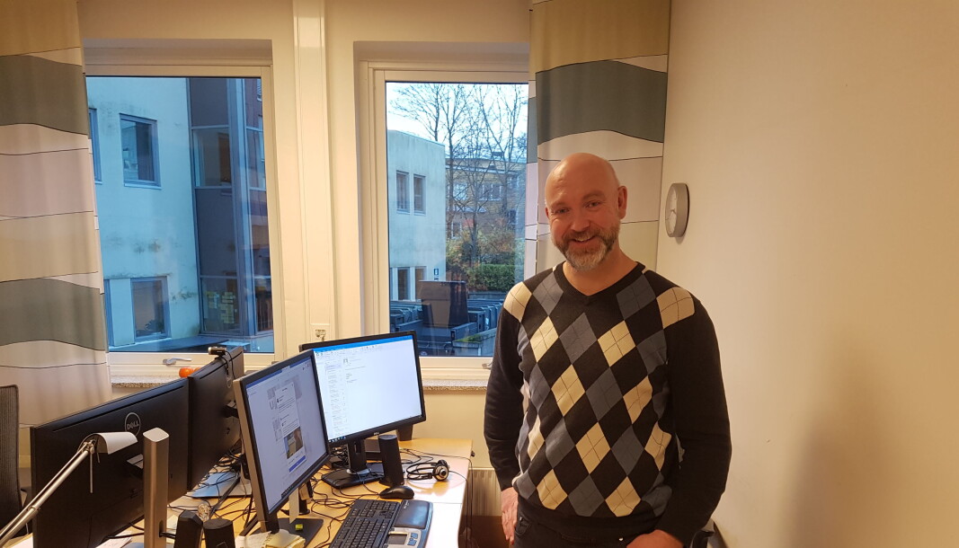 Kommunikasjonsrådgiver Svein Harald Milde ved Universitetet i Oslo vil fortsette å være på kontoret . Han mener Universitetet i Oslo ikke har tilrettelagt for å være på hjemmekontor Kommunikasjonsrådgiver Svein Harald Milde ved Universitetet i Oslo vil fortsette å være på kontoret . Han mener Universitetet i Oslo ikke har tilrettelagt for å være på hjemmekontor